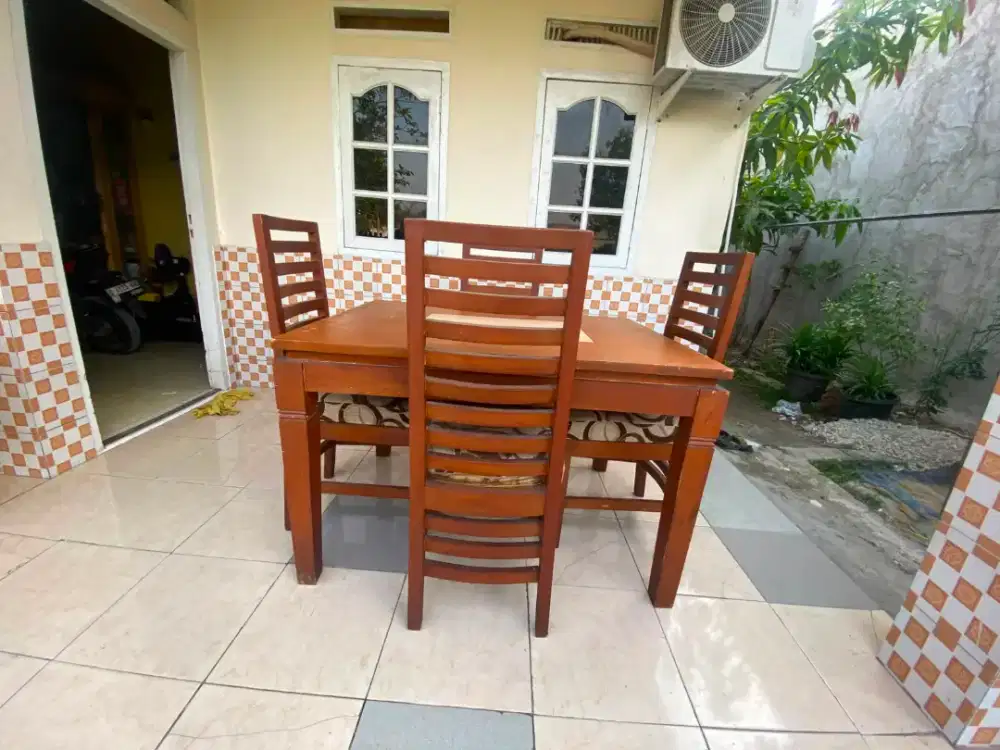 Meja makan & meja teras atau balkon