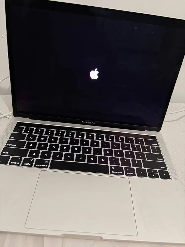 MACBOOK PRO 2019 13 inch core i5 8/256GB touchbar second mulus
