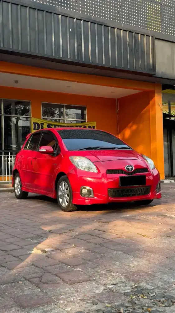 Yaris S Limited 2012 Automatic