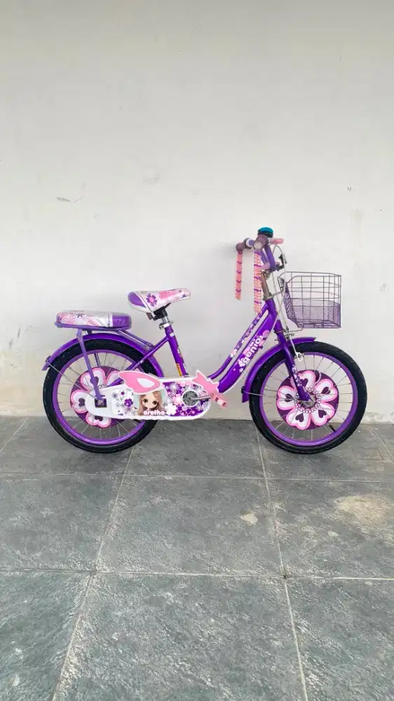 Sepeda anak perempuan merk Genio Uk 16 inch