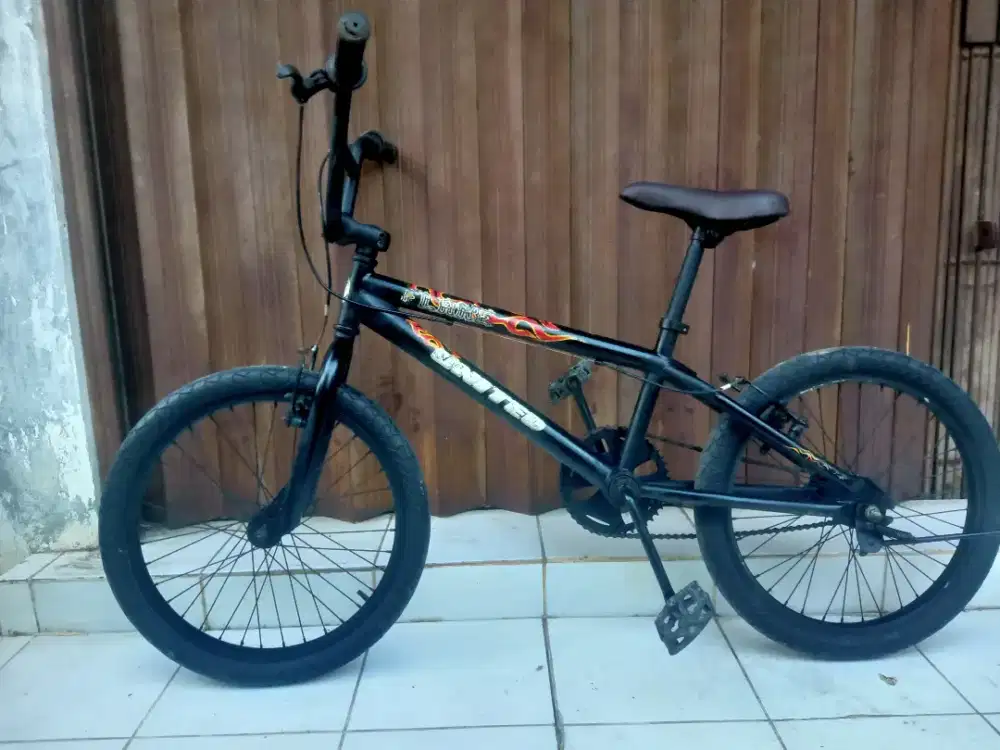 BMX united flame ukuran 20