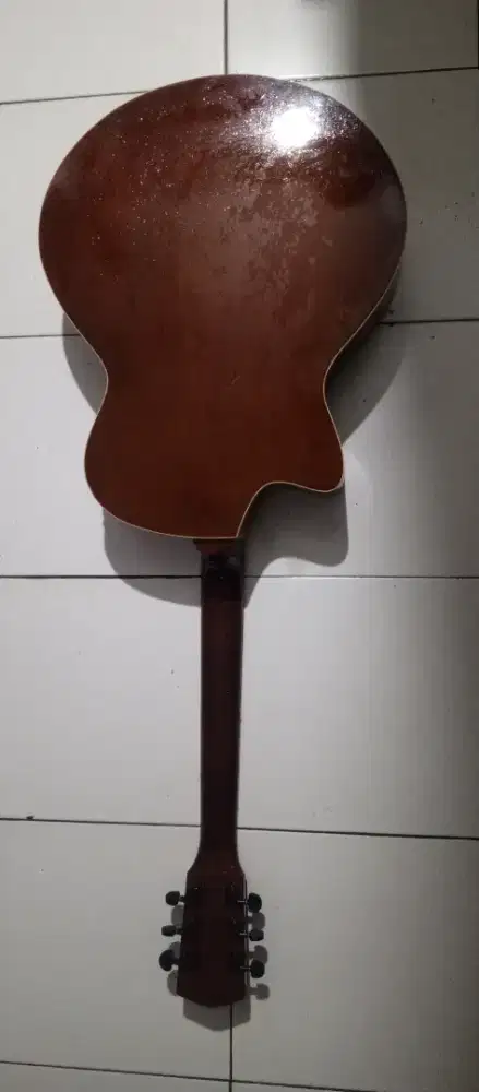 Jual cepat Gitar Akustik Cutaway Bekas Siap Pakai – Suara Nyaring