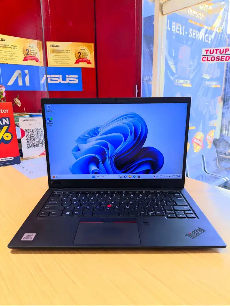 THINKPAD X1 CARBON