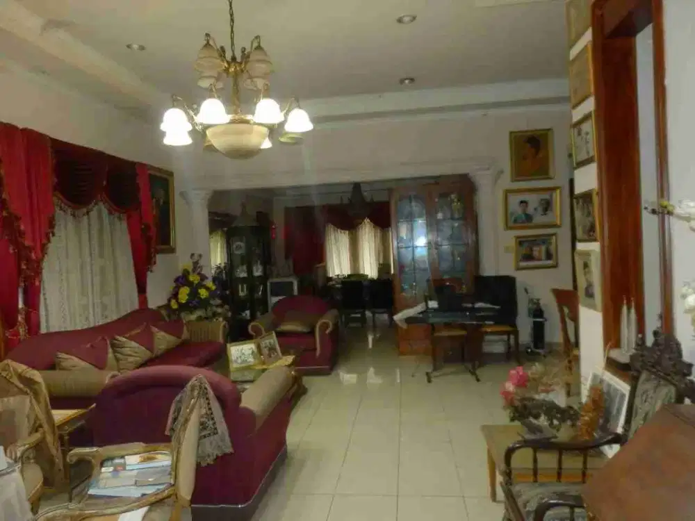 Rumah Menteng Tanah Kotak