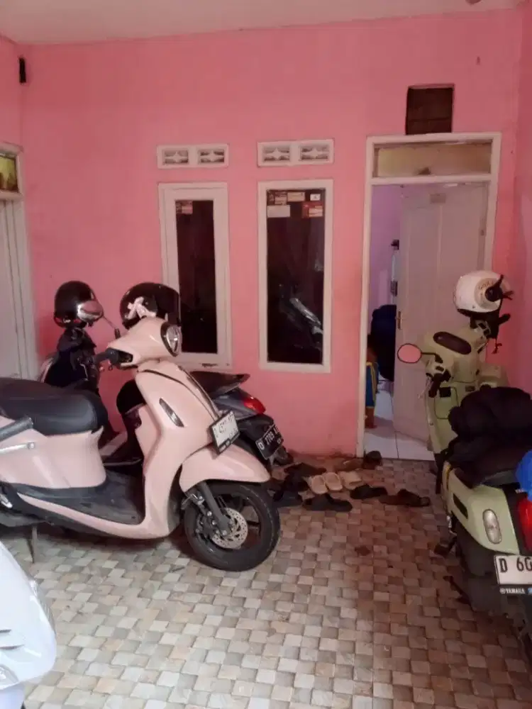 Di jual rumah 2 lantai silah kan klu minat