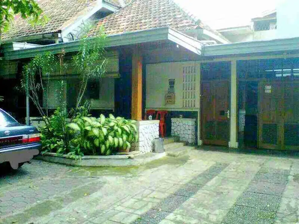Rumah Lama Menteng Ring 1 Jarang Ada