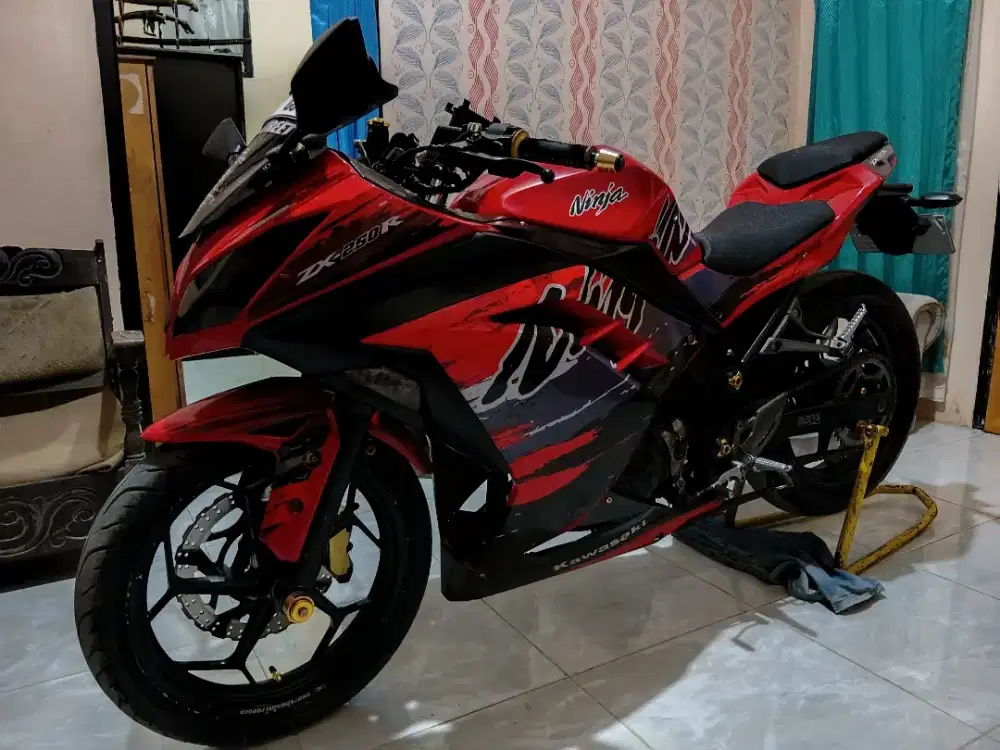 Dijual kawasaki Ninja 250cc tahun 2014