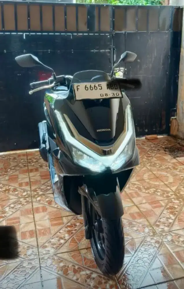 Pcx 160 2025 warna hitam