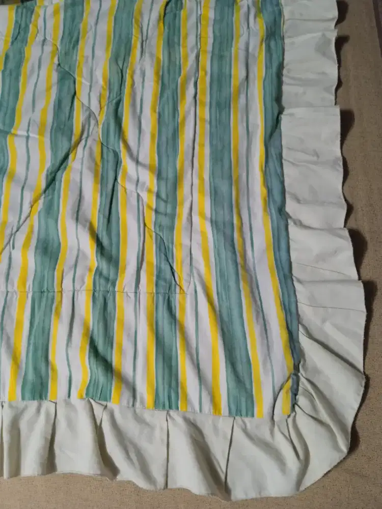 Bedcover Katun Single Bolak-Balik Motif Salur Vintage - Siap Pakai!