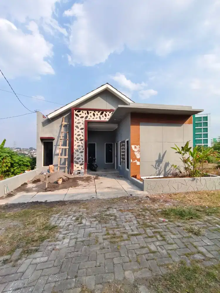 Rumah Modern Dekat Unimus