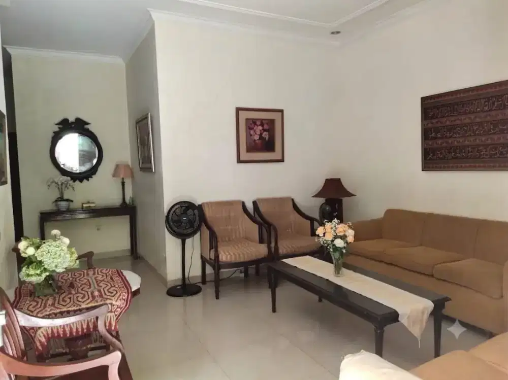 Rumah second, 2 lantai dalam cluster, Jaksel