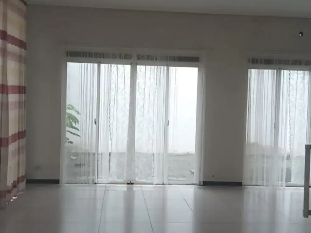 Rumah Hoek 2 Lantai di Candraresmi Kota Baru Parahyangan