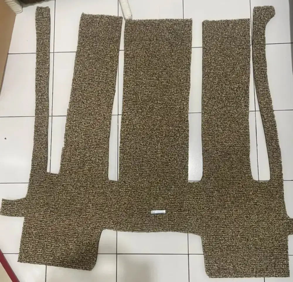 KARPET MOBIL NISSAN SERENA C24