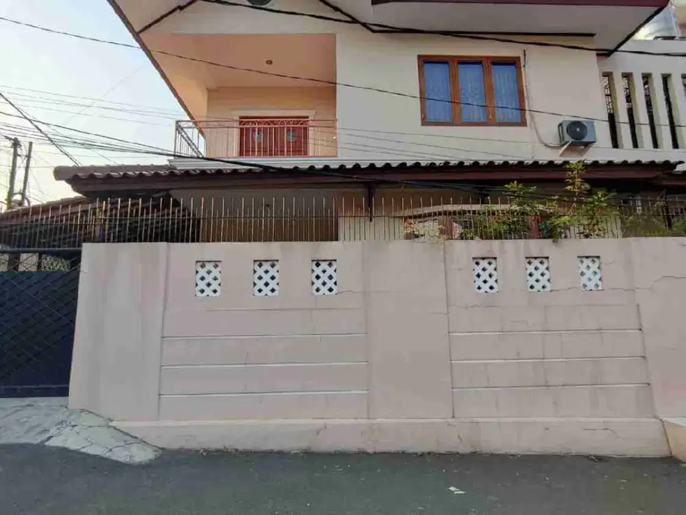 rumah secondary kokoh terawat dalam komplek di Cipinang Muara Jaktim