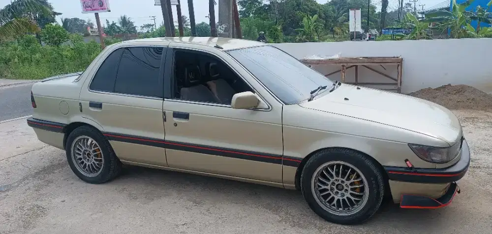 Mitsubishi lancer siap jalan