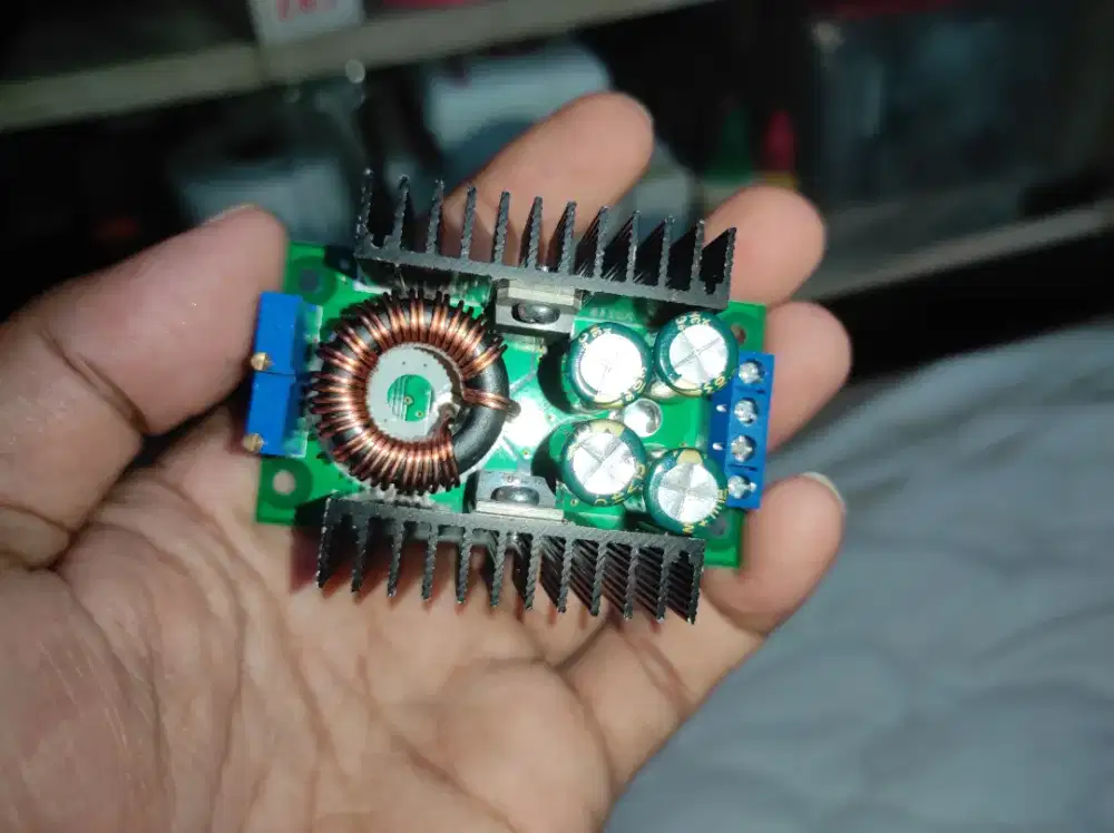 DC-DC Step Down Buck Converter CC-CV 300W 9A 5-40V ke 1.2-35V