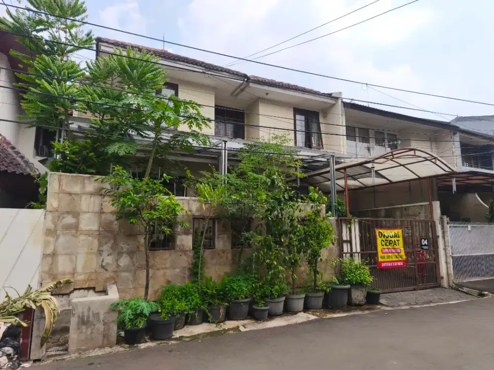 Rumah Nyaman Asri dalam Kompleks dekat Terminal Lebak Bulus.