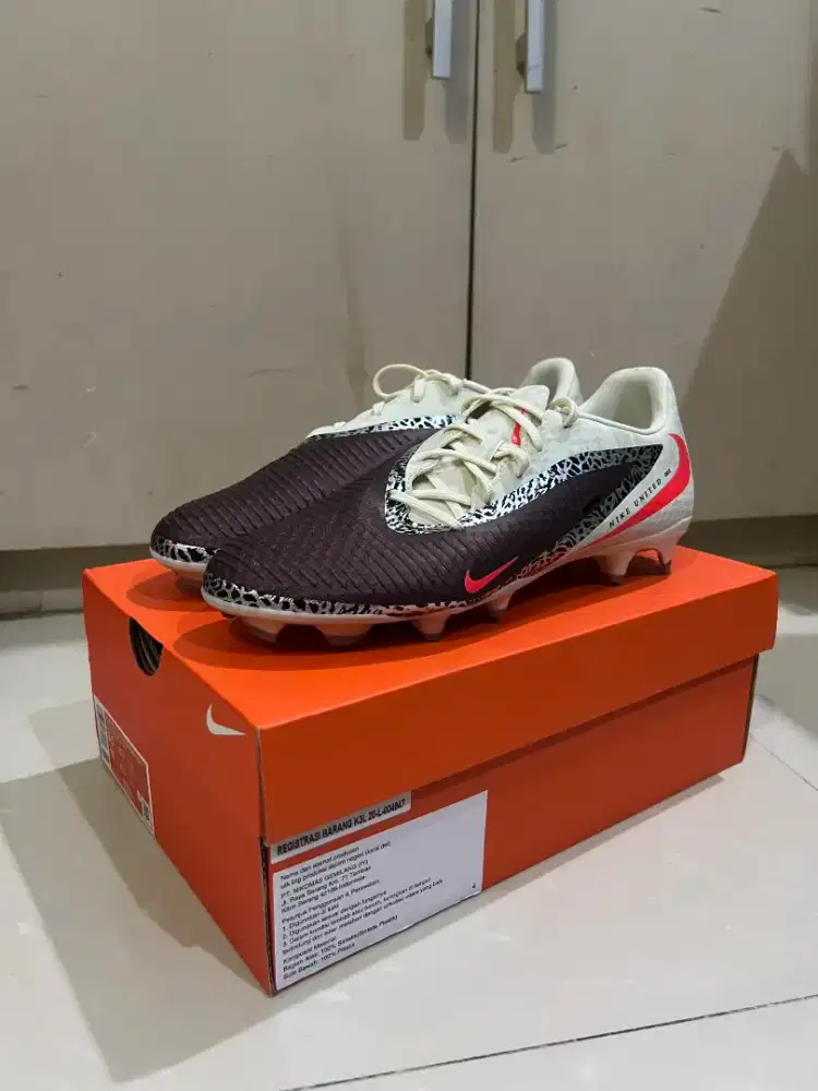 Nike Phantom 6 Academy FG/MG
Nike United Sepatu Bola Mini Soccer 42