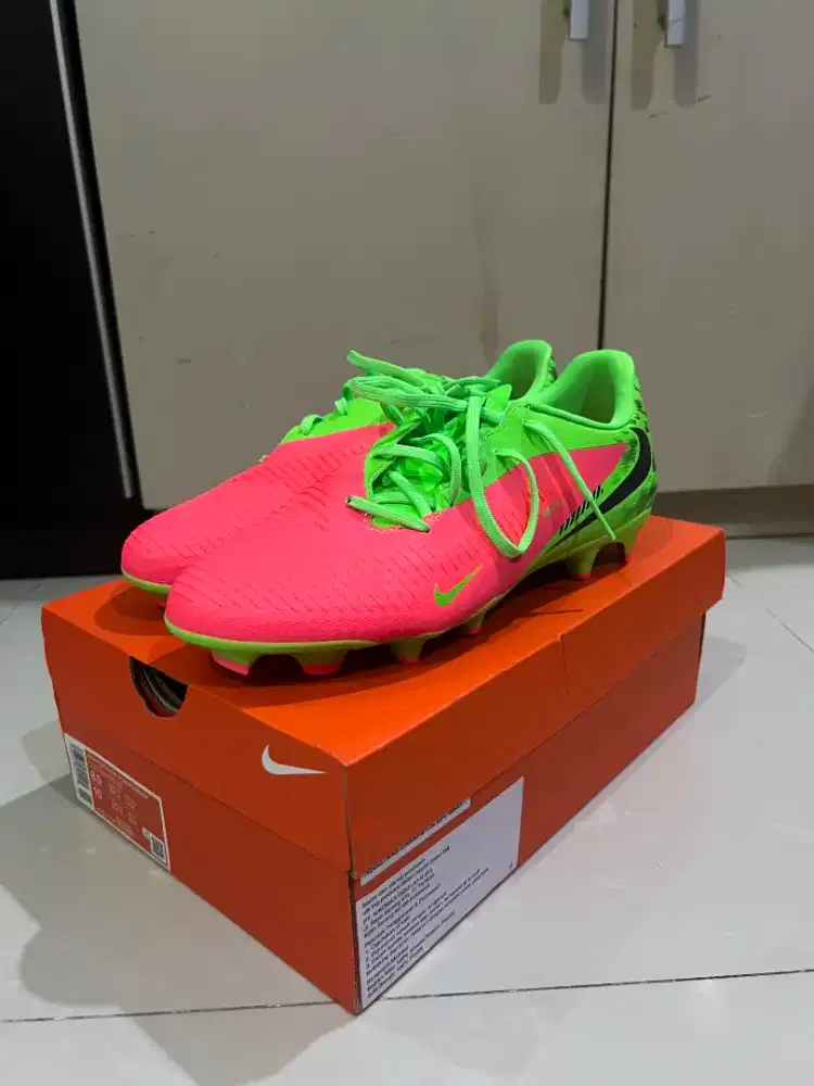 Nike Phantom 6 Academy FG/MG Erlinh Haaland
Sepatu Bola Mini Soccer 42