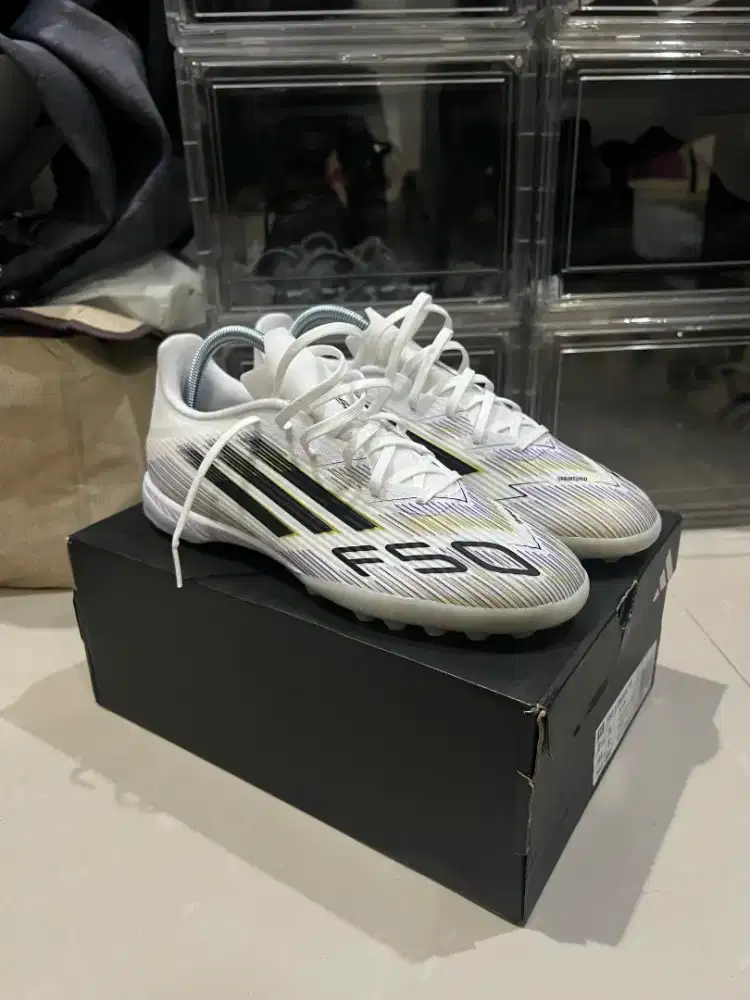 Adidas F50 League TF Turf White 
Sepatu Bola Mini Soccer Size 42