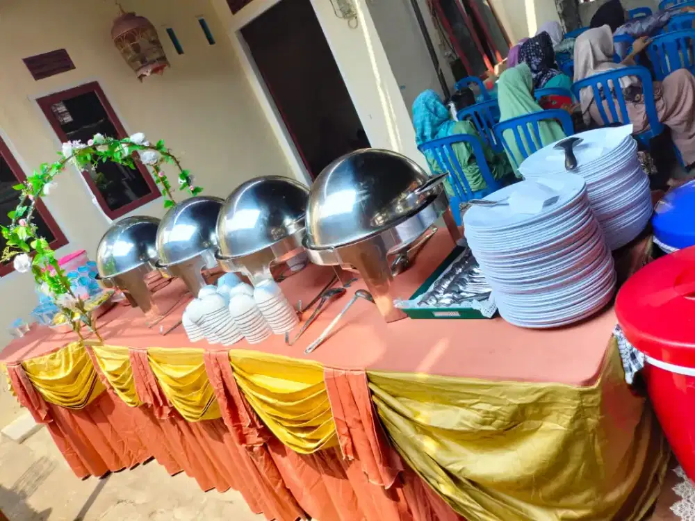 Meja 1 set dengan rempel meja untuk katering