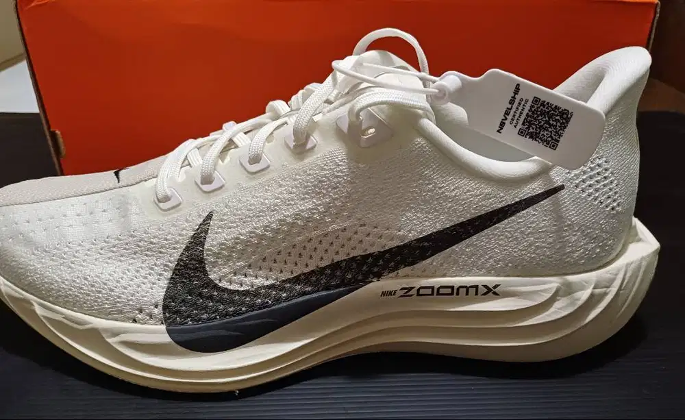 Sepatu Lari Nike Pegasus Plus 'Sail Orewood Anthracite' (Size UK 10.5)