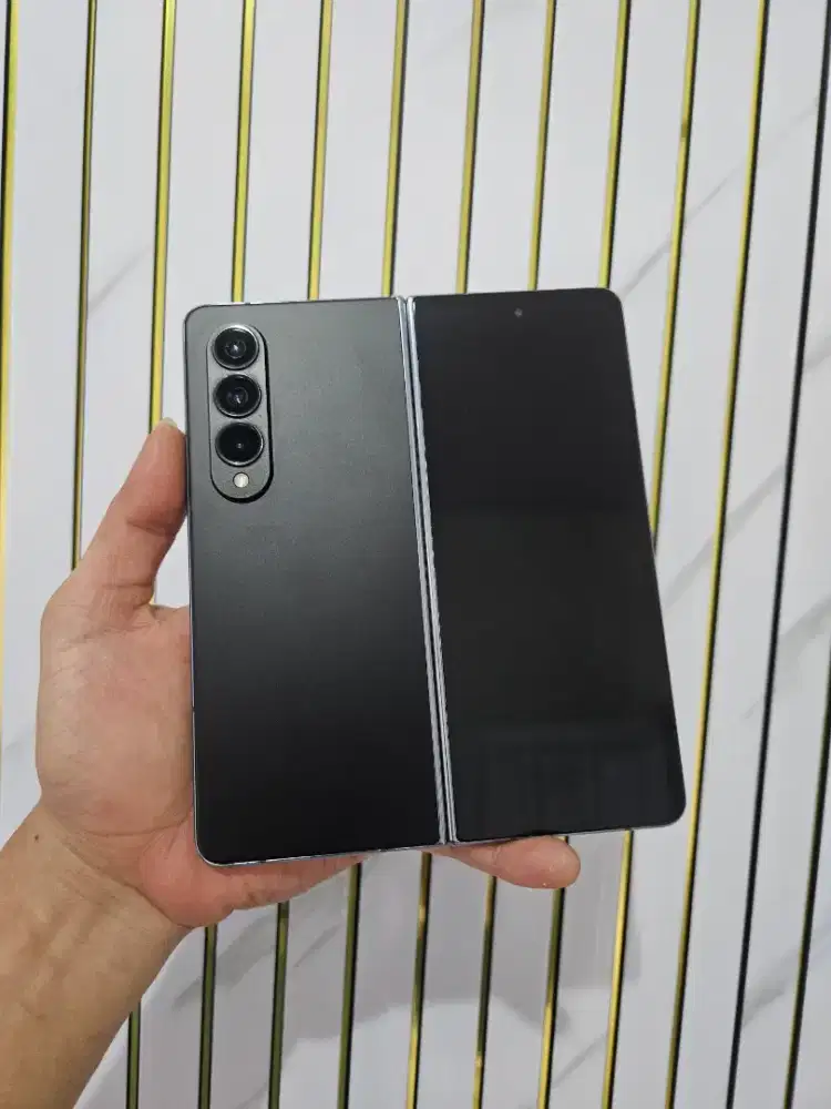 Samsung Z Fold 4 512gb Phantomblack resmi sein (-bercak garis)