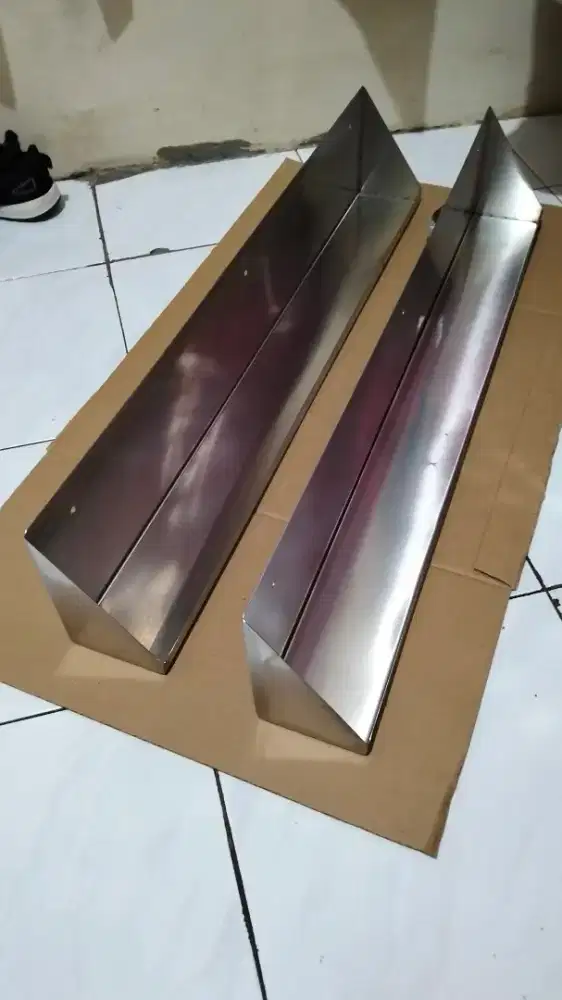 Rak dinding stainless minimalis