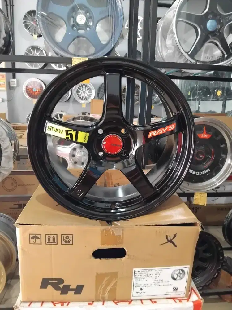 Velg rays gramlight r17 4x100 lbr7,5 et40