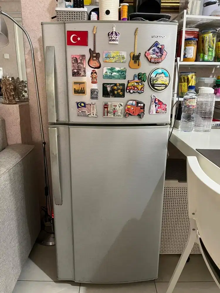 Kulkas sharp 2 pintu