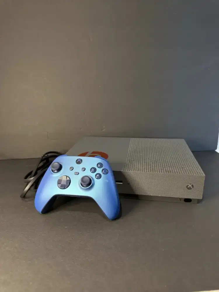 Microsoft Xbox One S with Blue Stike dan Power Cable 1Tb