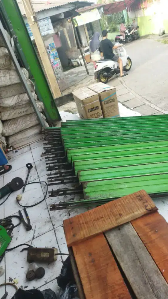 Service Rolling door area Bojongsari Depok Jawa Barat (11)