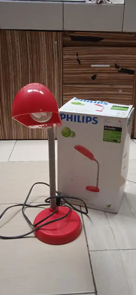 Dijual Lampu Meja Belajar Philips Merah - Lengkap Dus & Bohlam