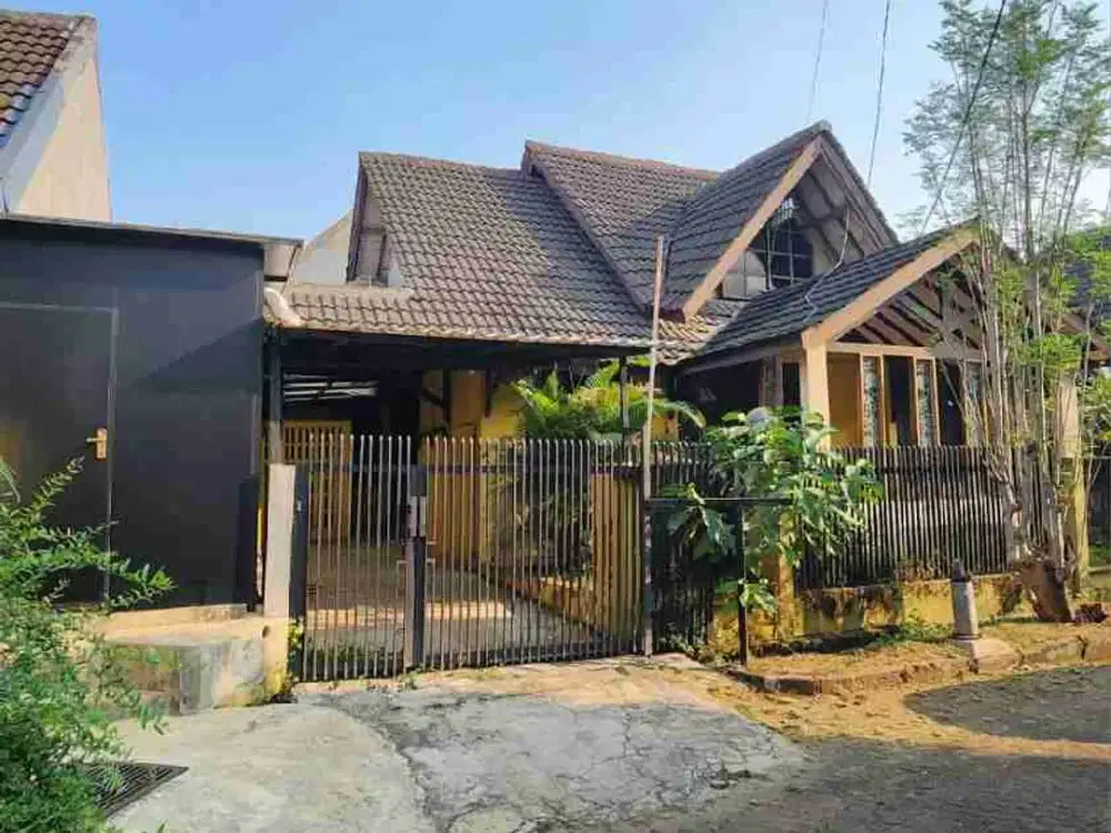 Dijual Rumah Tua perlu renovasi di Vila Melati Mas