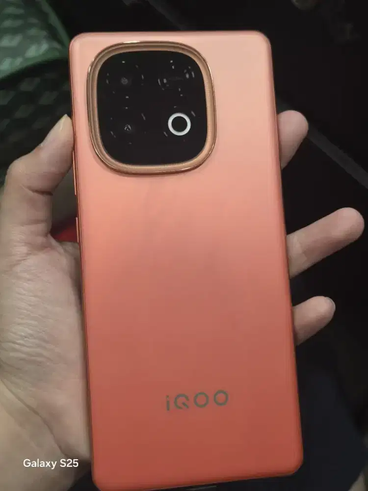 Second Iqoo Neo 10 16+16/512gb Ex Display