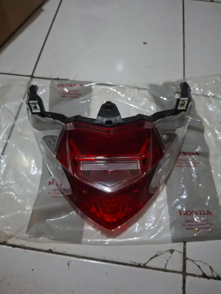 Rumah lampu belakang beat FI  33704K25901