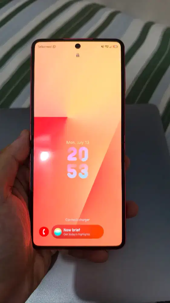 Samsung Galaxy Z Flip 7 12/512GB Coral Red garansi s/d October 2026