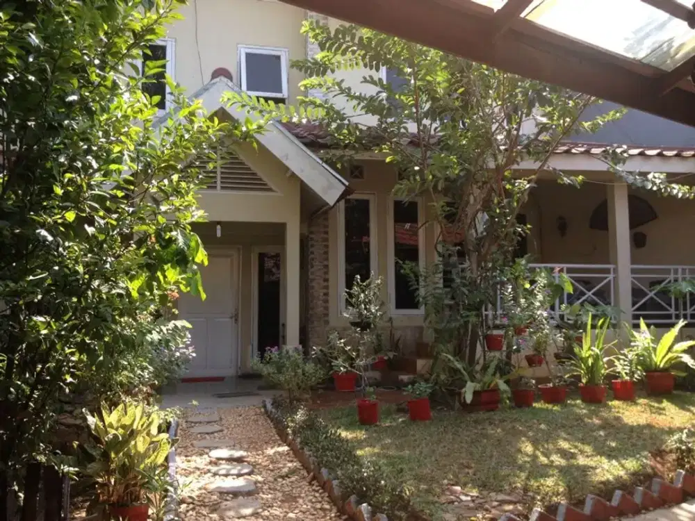DIJUAL RUMAH LUAS HARGA MURAH DALAM KOMPLEKS DI JATIBENING BEKASI