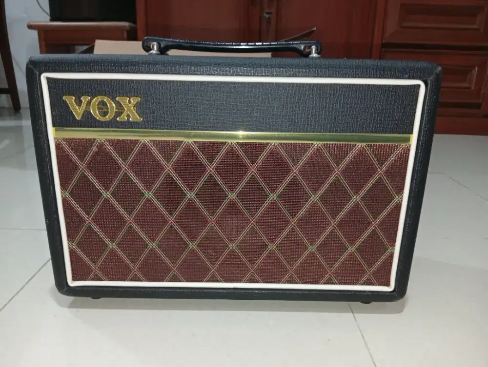 Amplifier Gitar Pathfinder 10