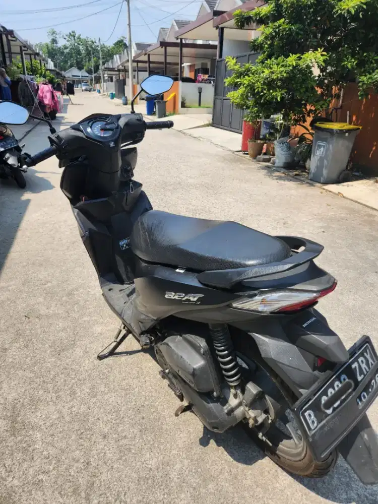 Honda Beat Iss Dlx 2021 Hitam