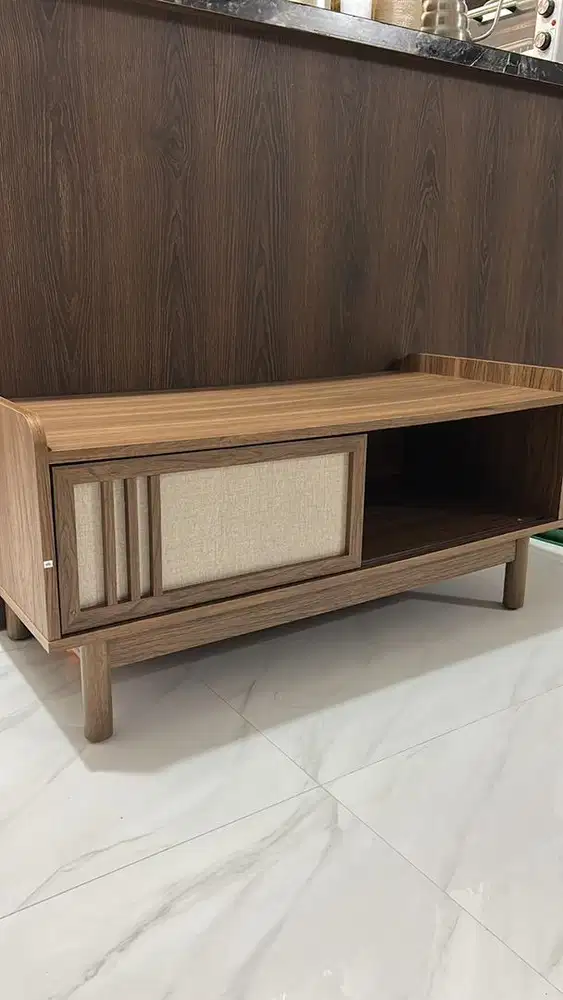 Meja TV minimalis Informa