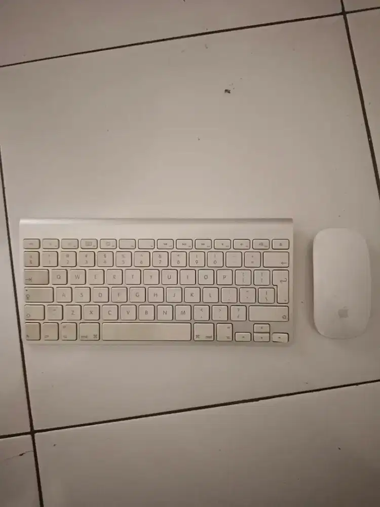 Apple Wireless Keyboard + Magic Mouse Original
