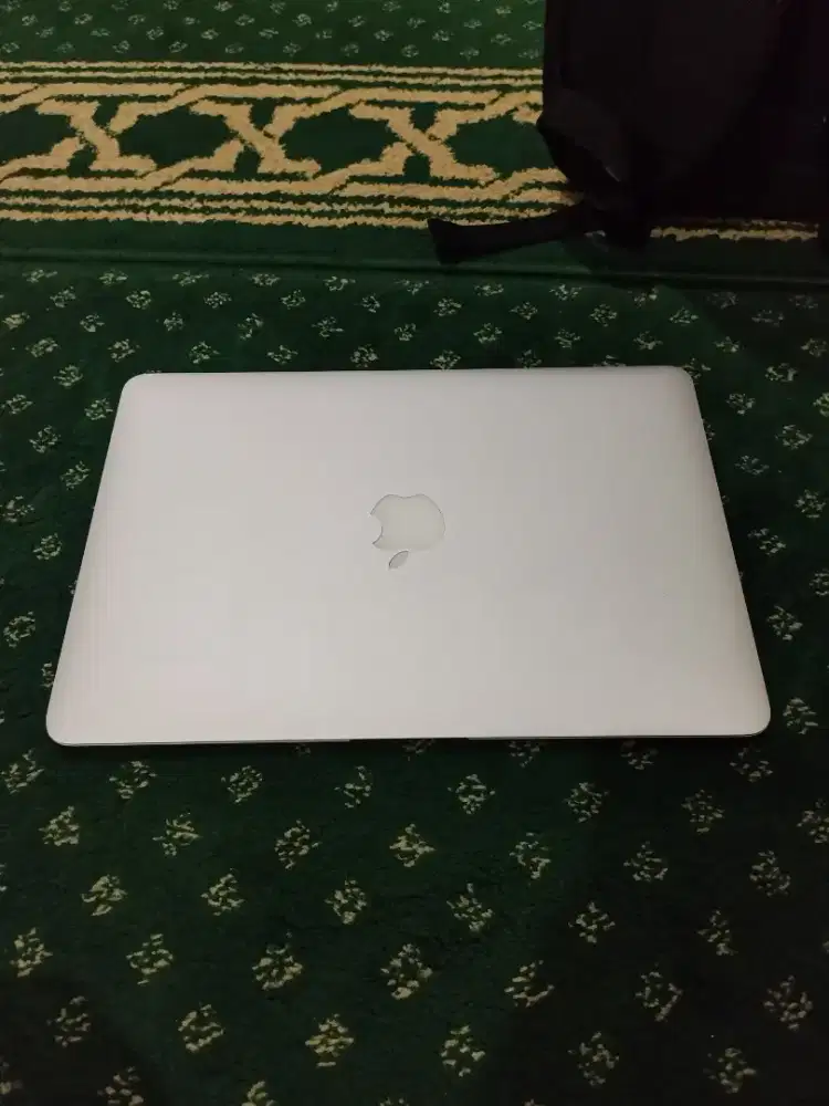 BH 89% Macbook Air 2017 13 Inch Silver