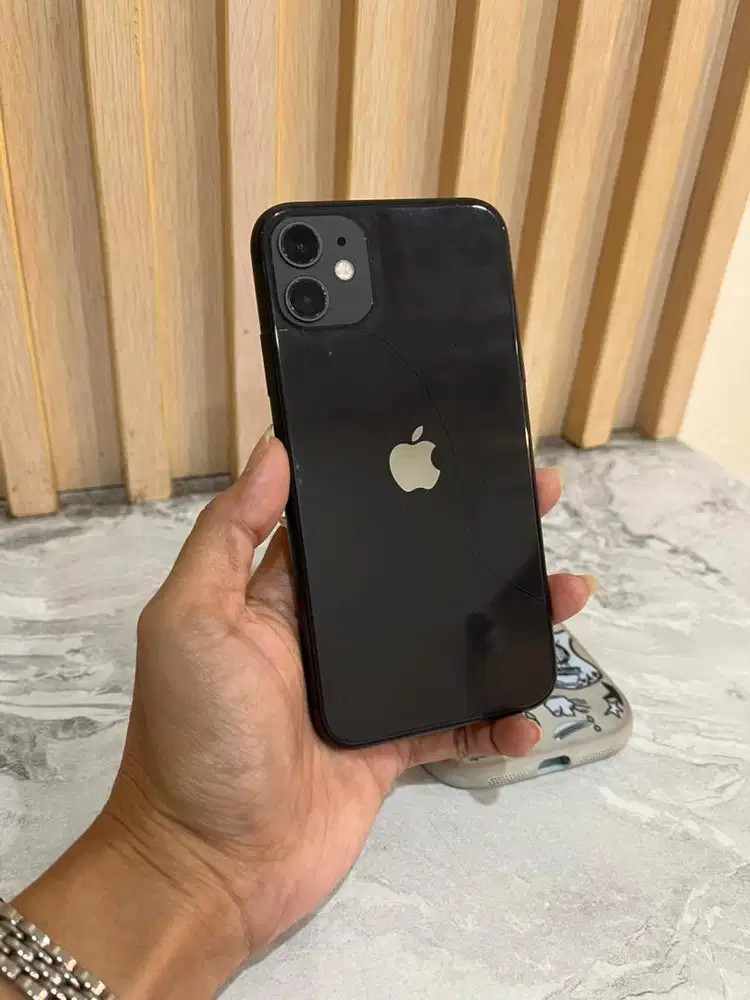 Dijual iPhone 11 64gb black sinyal all operator