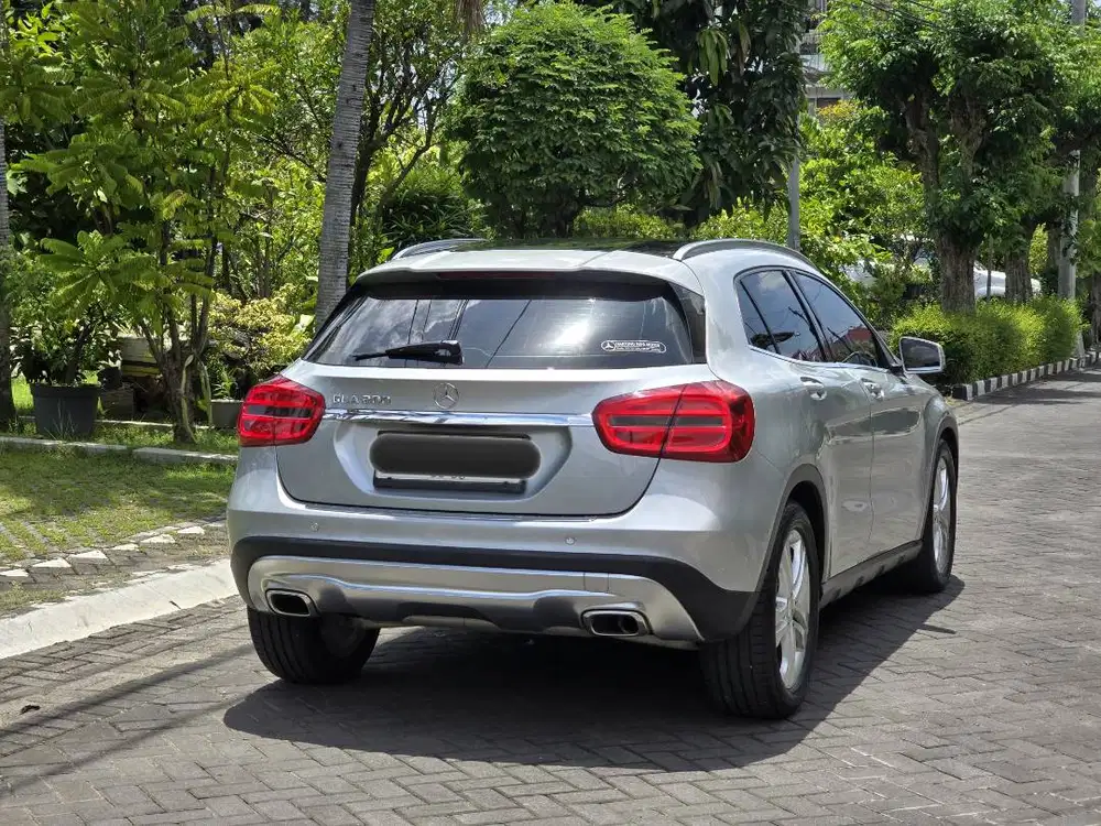 Mercedes Benz GLA 200 Km 30 Ribu Tahun 2014