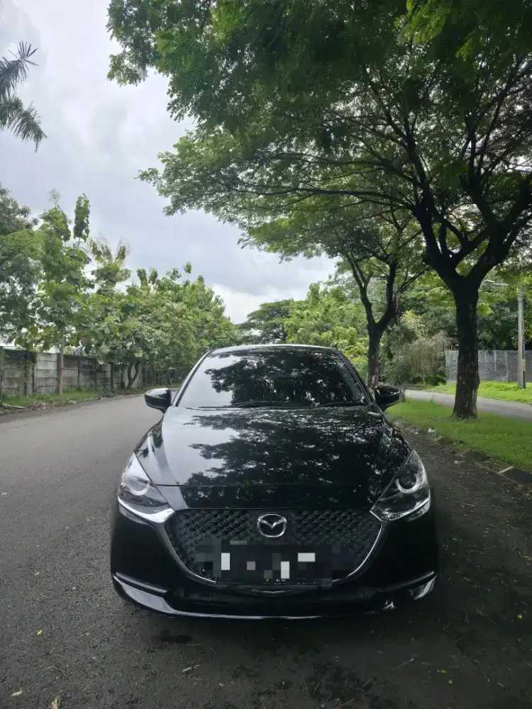 Mazda 2 1.5 R Hatchback 2019 Hitam KM Rendah Penggunaan Pribadi
