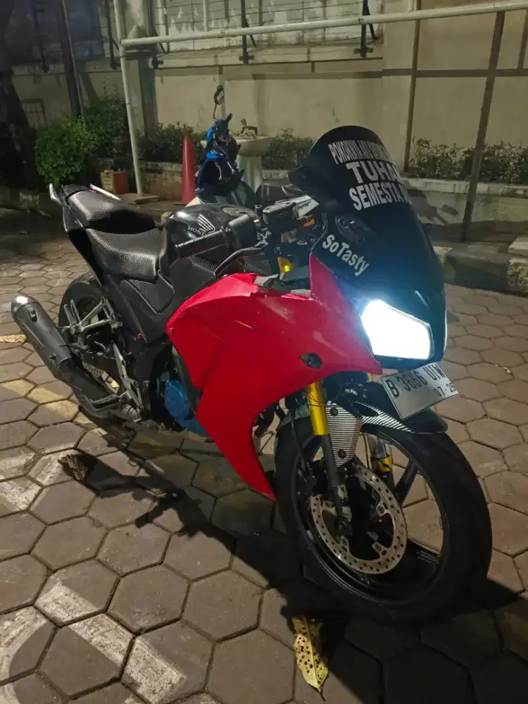 JUAL CEPET CBR 150R TAHUN 2015