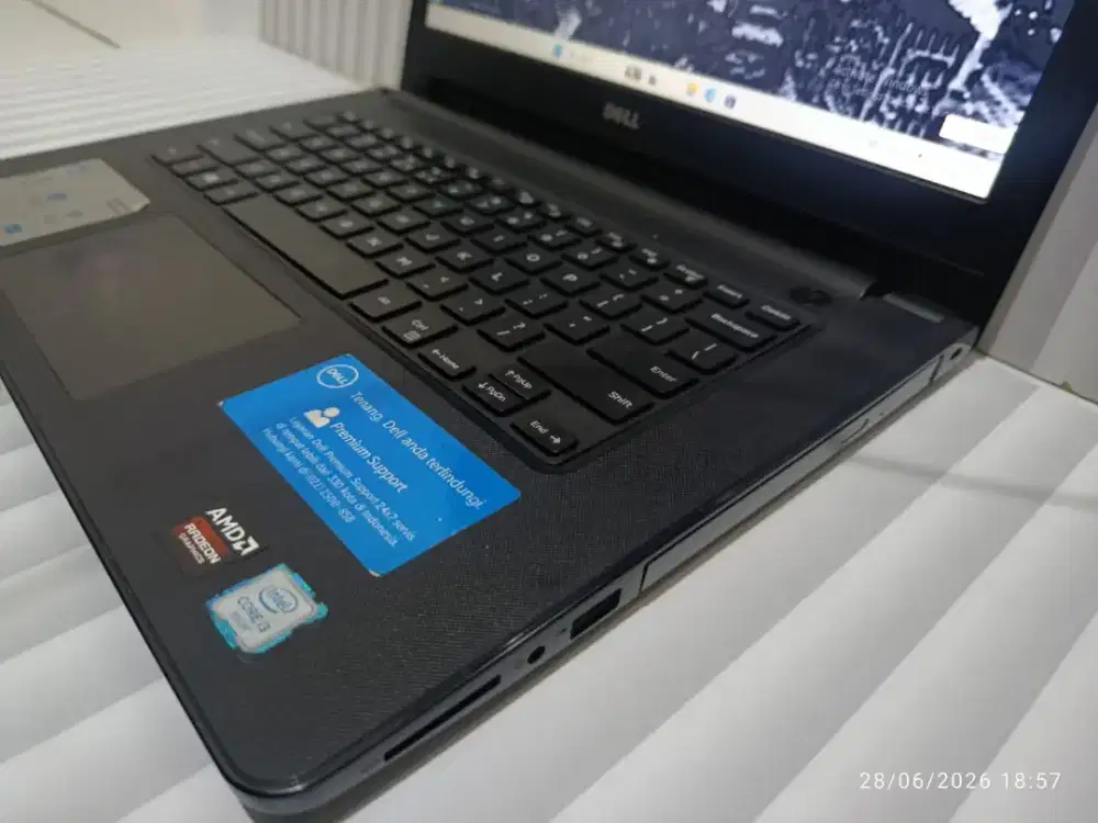 Laptop Dell Inspiron 14
Dual Vga