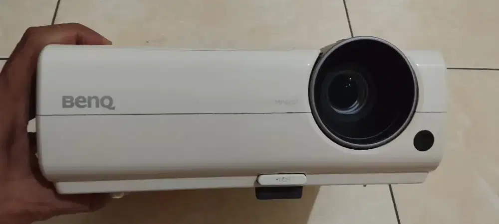 Proyektor BenQ MP615P