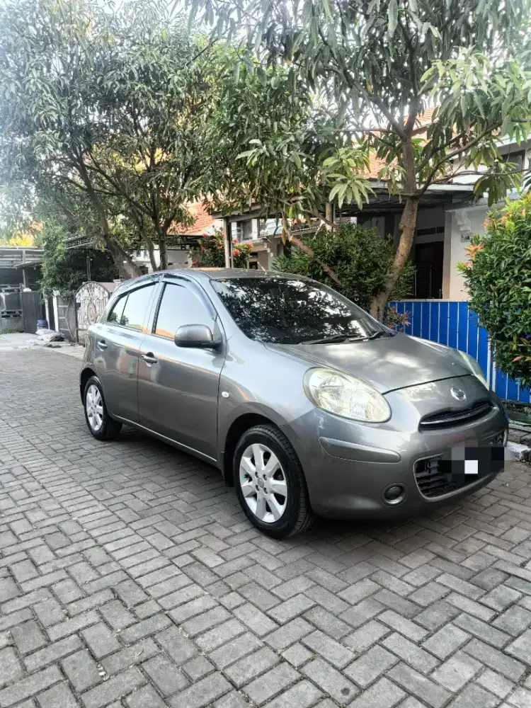 Jual cepat Nissan march 2012 matic